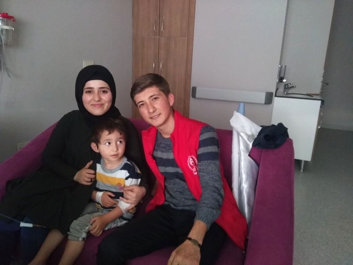 Ağabeylerinden Hastanedeki Kardeşlerine Ziyaret