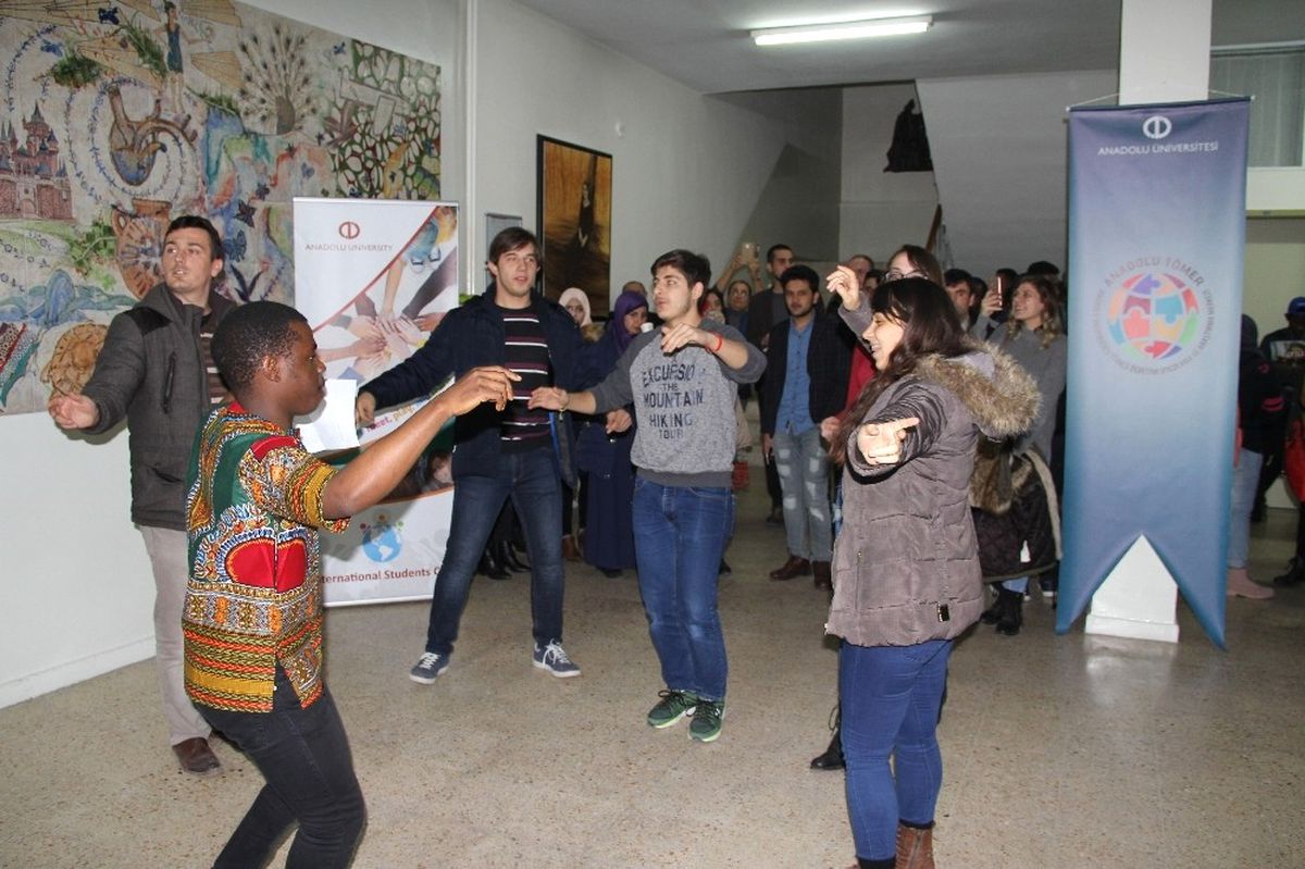 Anadolu Üniversitesi Öğrencilerinden \'Dönem Sonu Eğlencesi\'