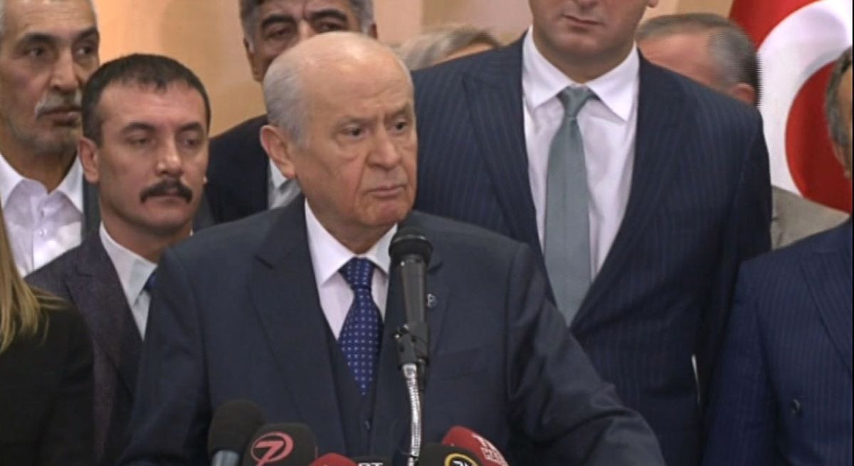 Bahçeli\'den Rıdvan Dilmen\' \'Parkasız Deniz Gezmiş\' Eleştirisi