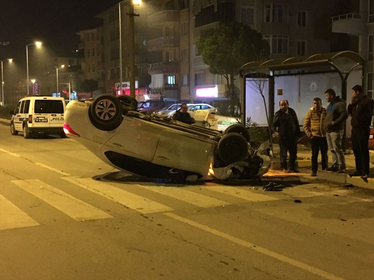 Bartın\'da Trafik Kazası: 3 Yaralı