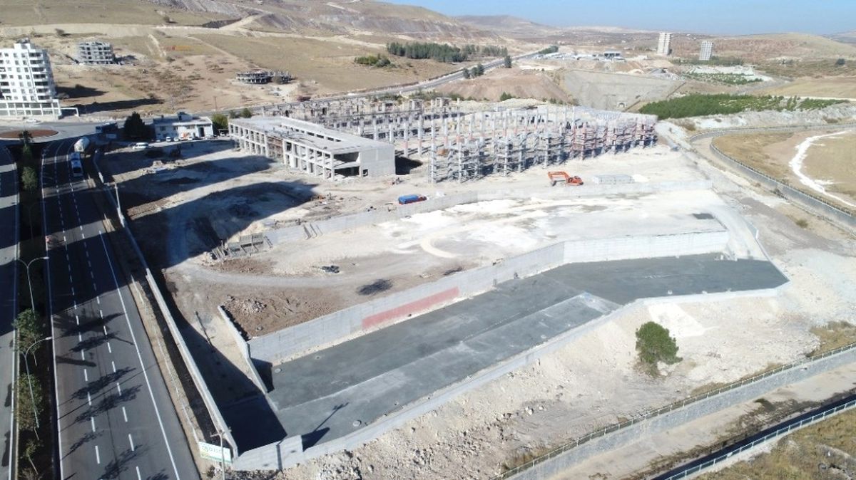 Çiftçi Fuar Merkezi İnşaatında İncelemelerde Bulundu