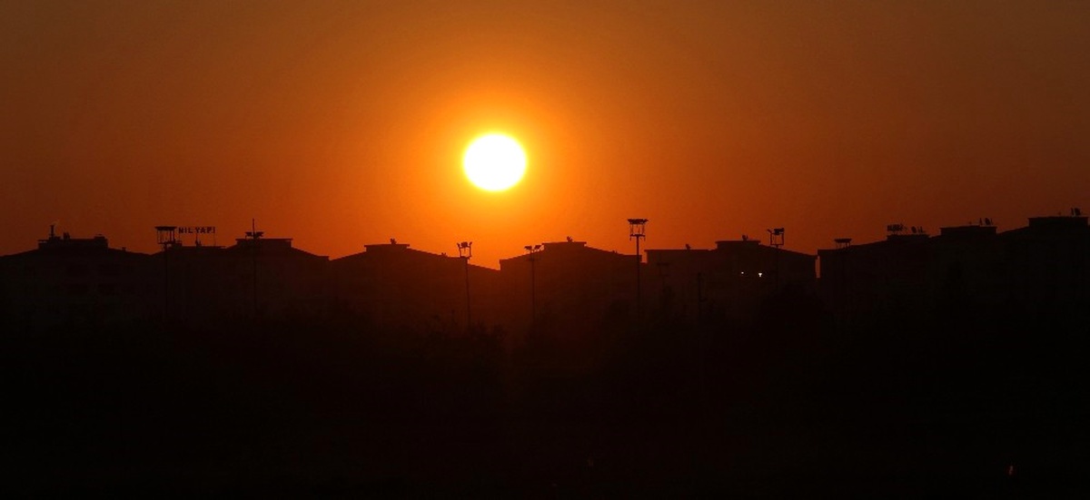 Diyarbakır\'da Güneşin Doğuşu Büyüledi