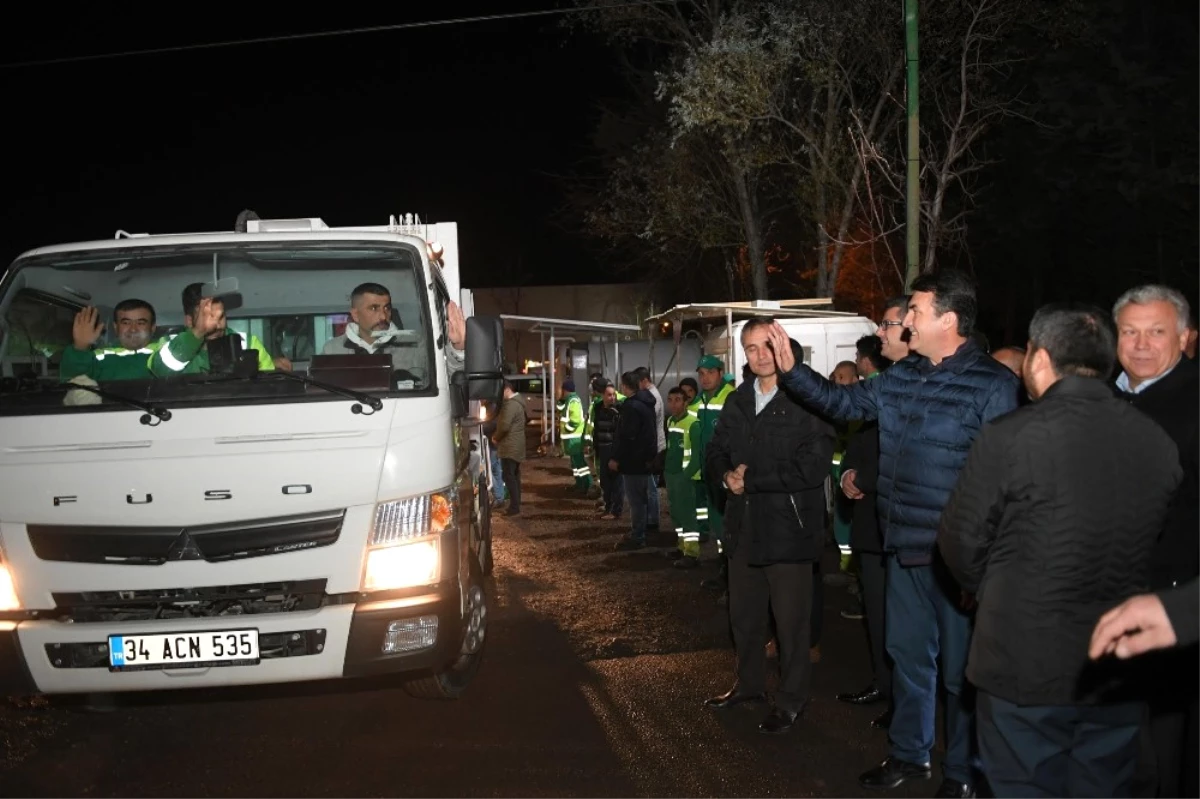 Dündar Temizlik Ordusuyla Kahvaltı Yaptı