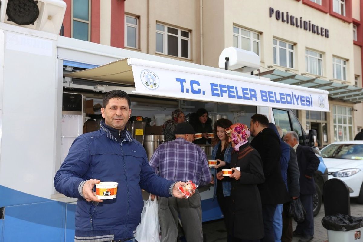 Efeler Belediyesi Her Gün Bin Kişinin İçini Isıtacak