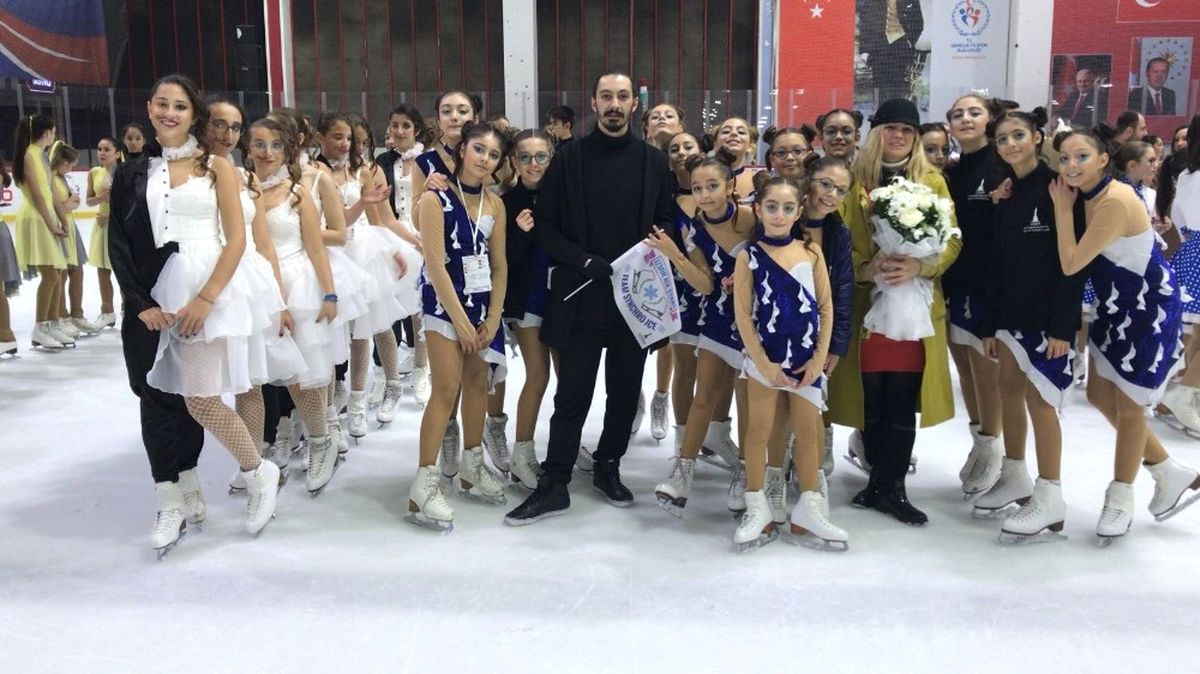 İzmir Büyükşehir Belediyesi\'nden Senkronize Başarı