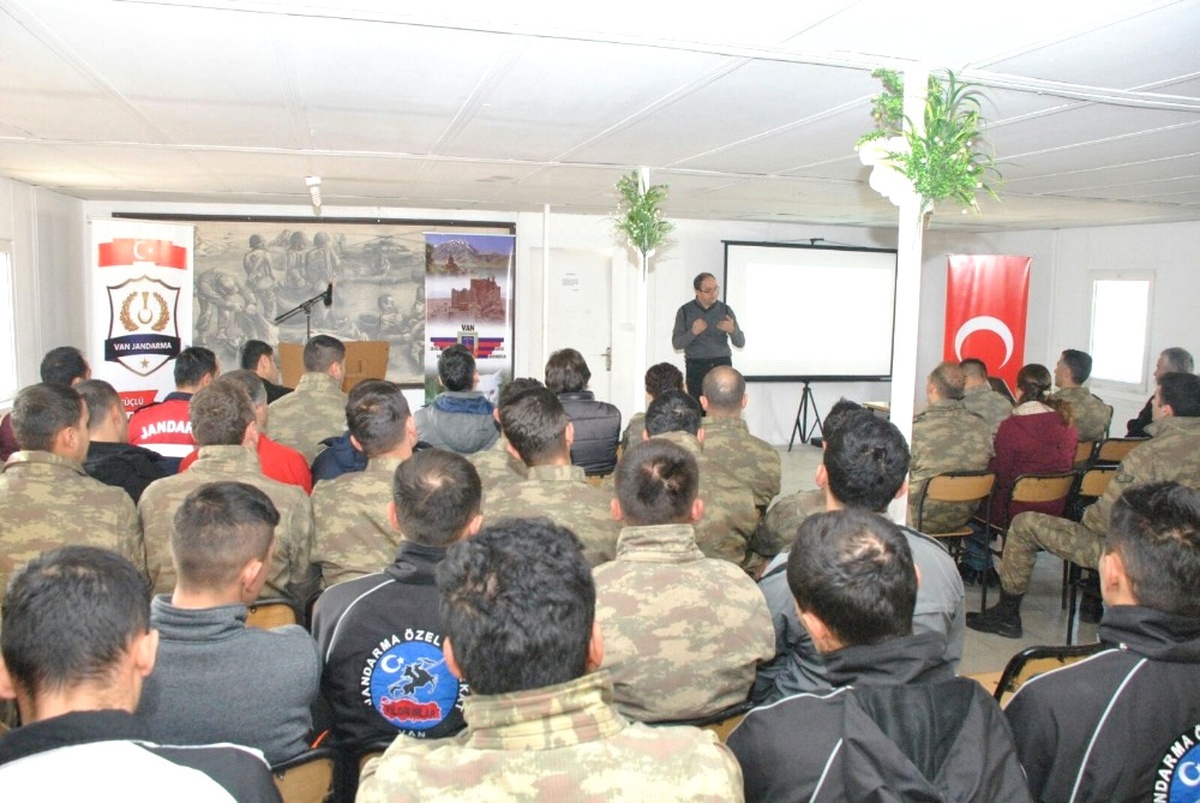 Jandarmadan İnsan Hakları ve Demokrasi Semineri
