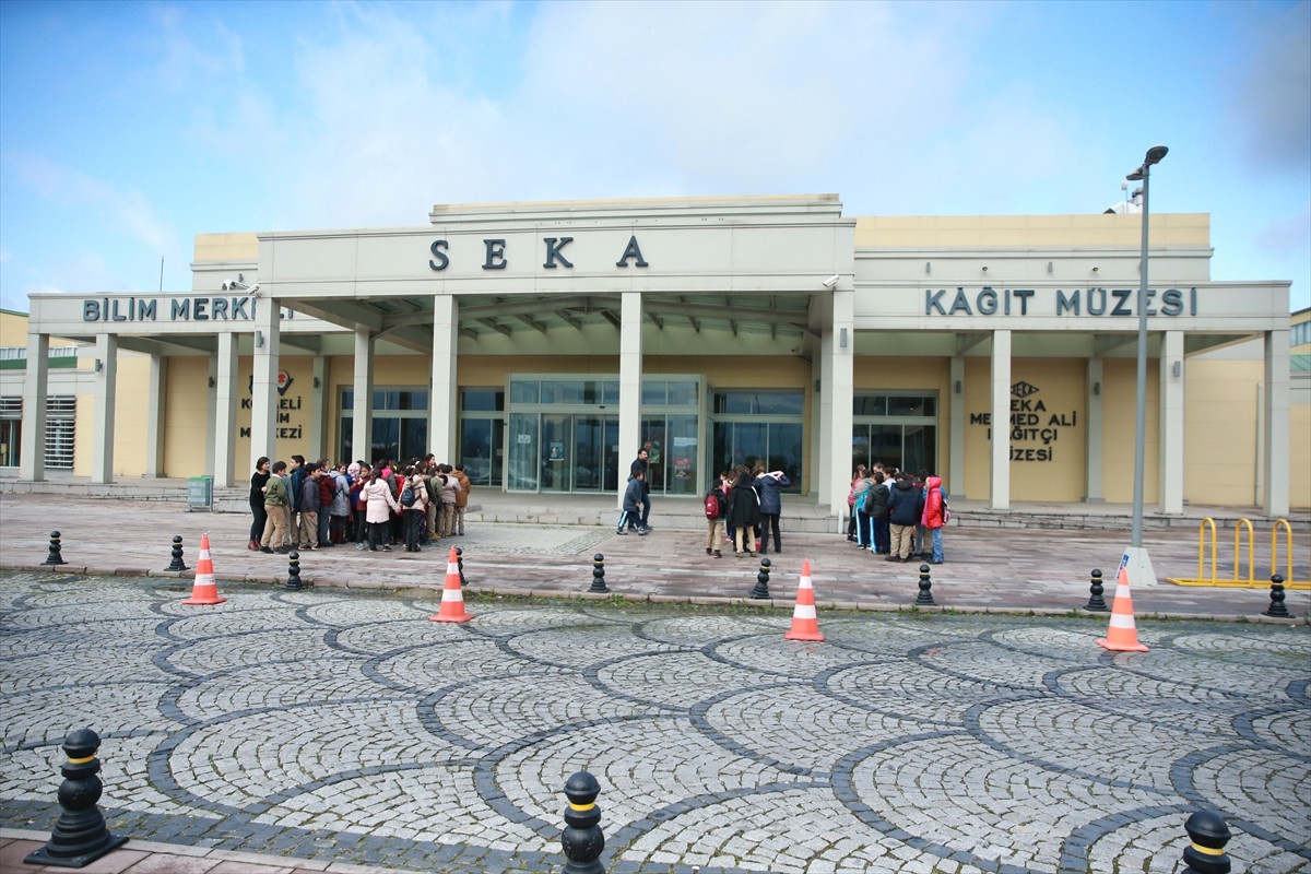 Kağıdın 80 Yıllık Serüveni Dünyanın İlgisini Çekiyor"