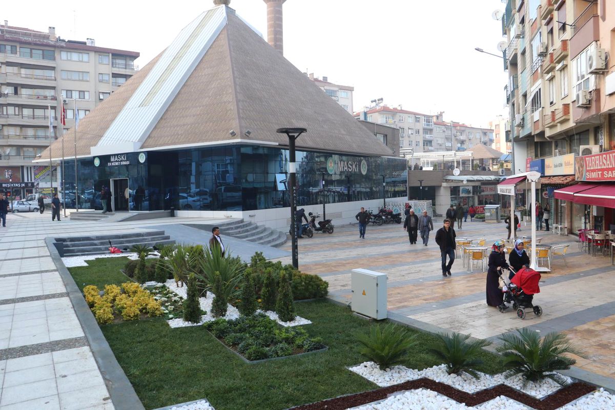 Modern Meydana Yeşil Dokunuş