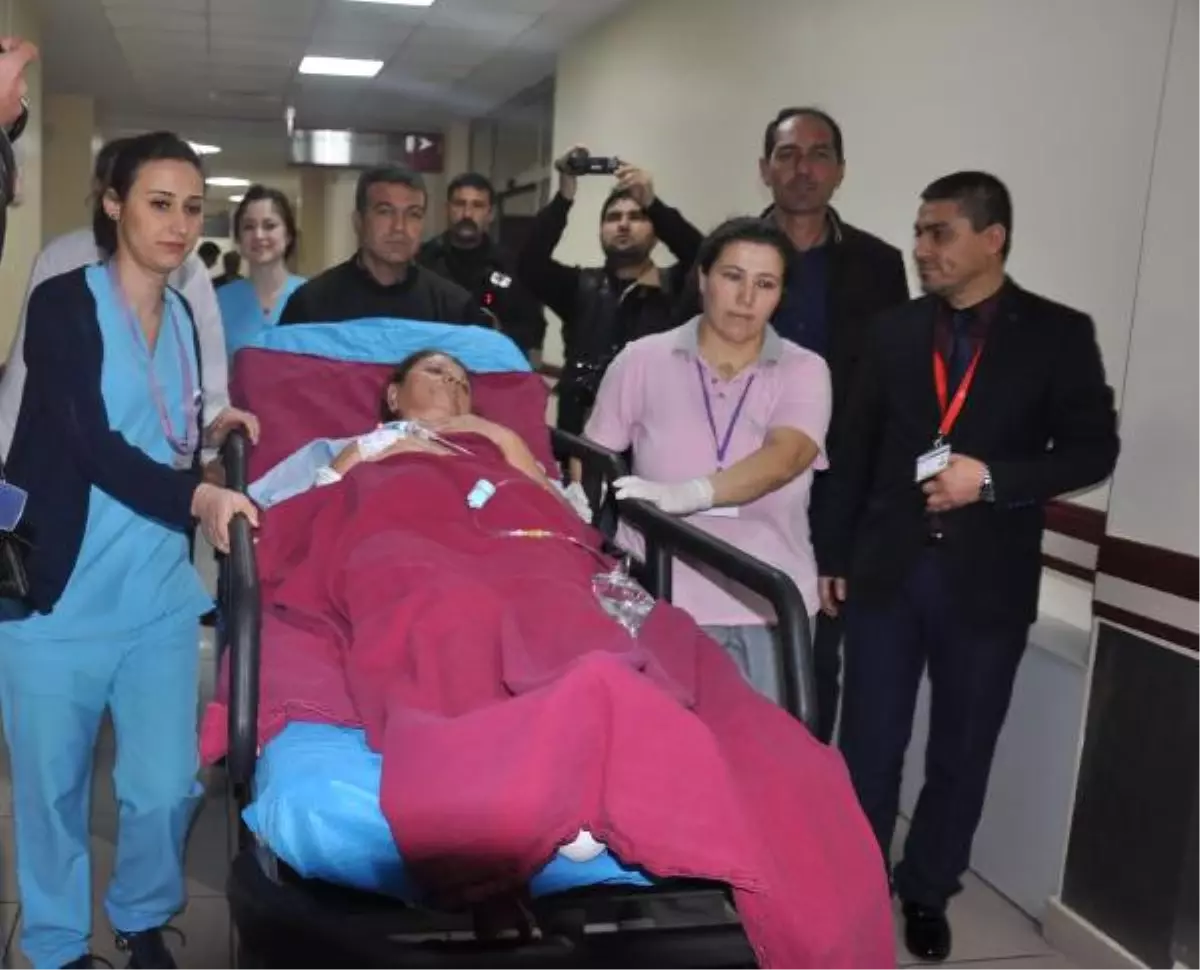 Prof.dr. Haberal\'ın Girdiği Ameliyatta Oğluna Böbreğini Verdi