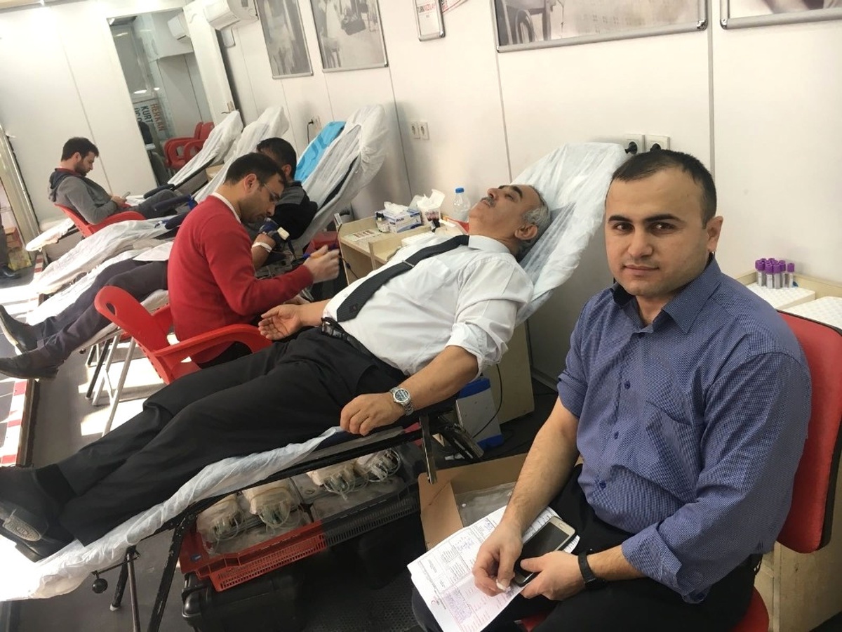 PTT Çalışanlarından Kızılay\'a Kan Bağışı