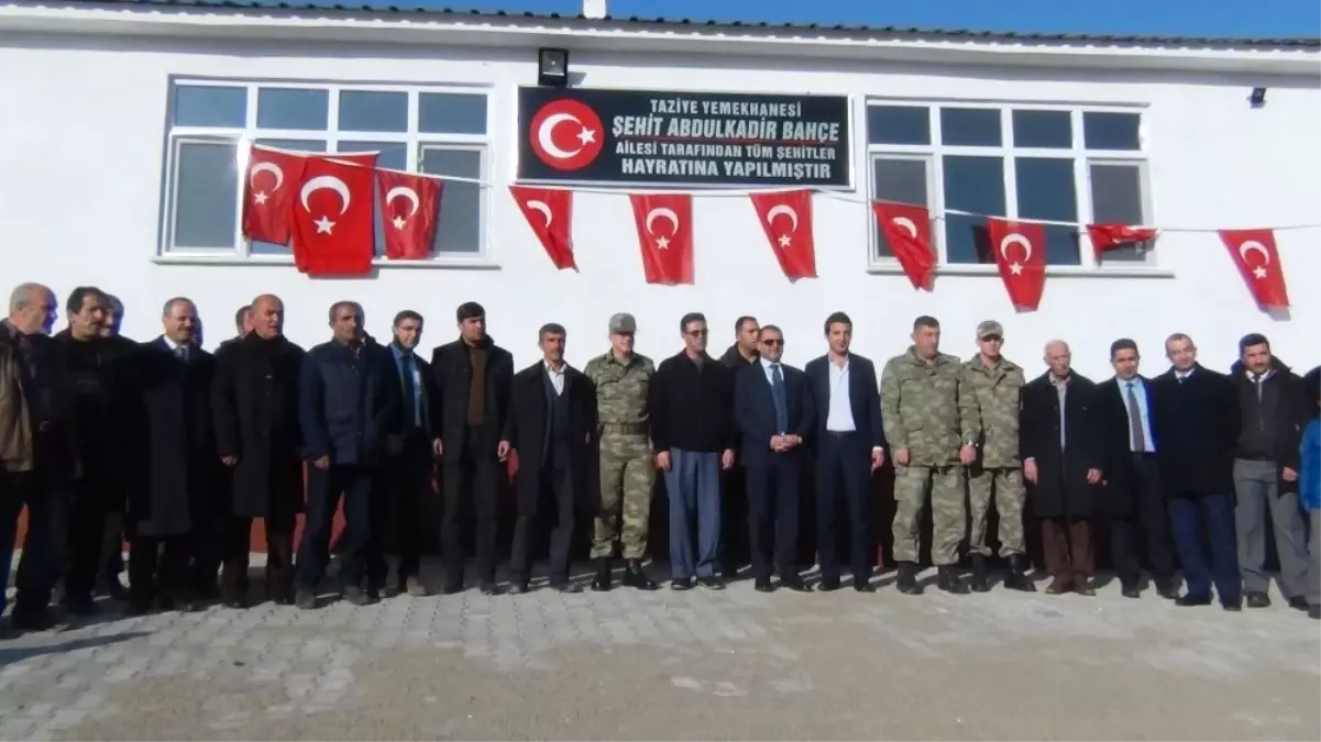 Şehit Olan Oğlu İçin Taziye Evi Yemekhanesi Yaptırdı