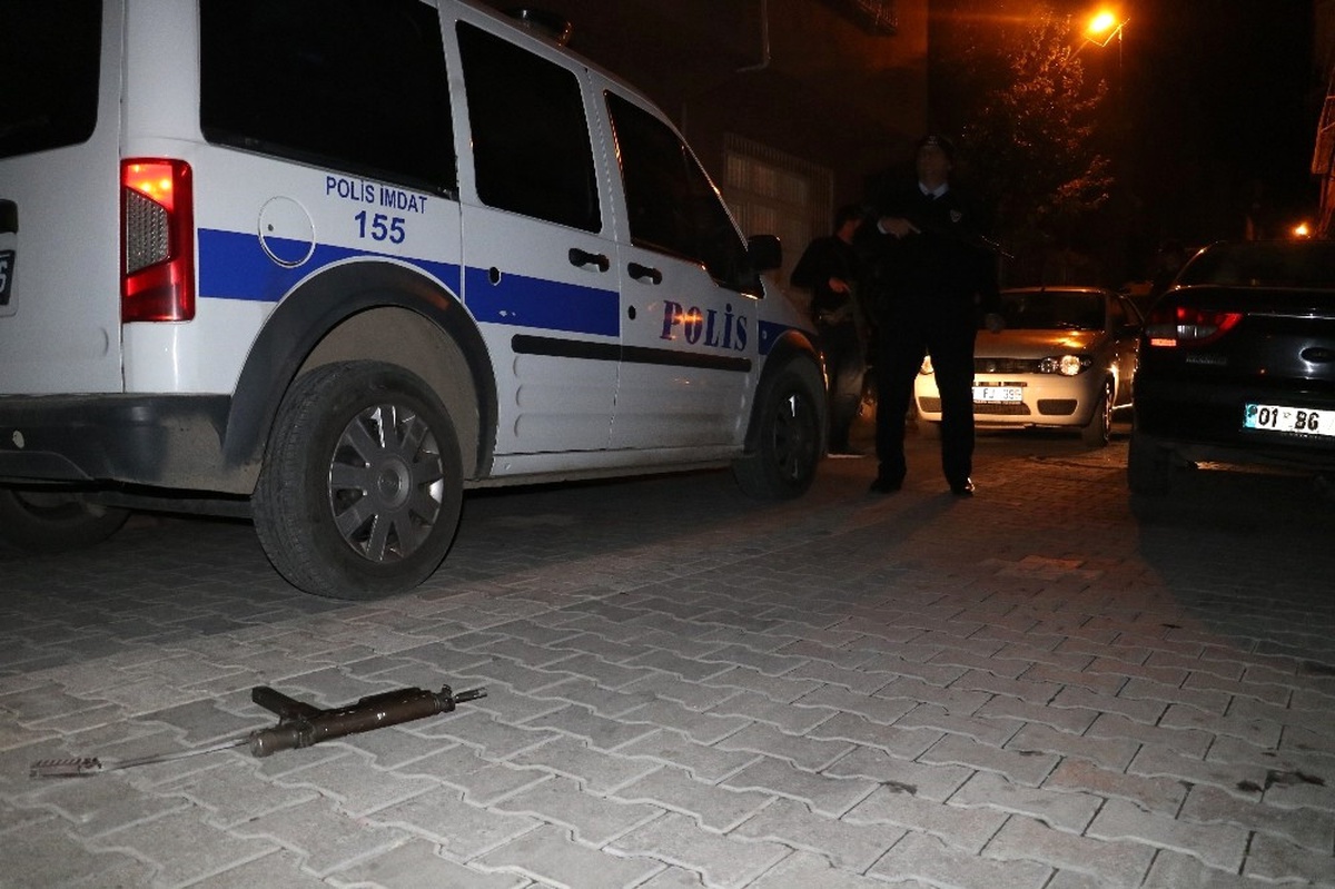 Silahlı Saldırı Düzenlemek İsteyen Şahısların Planını Devriye Gezen Polisler Bozdu