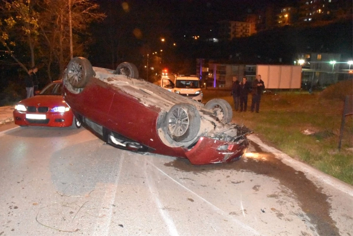 Sinop\'ta Otomobil Takla Attı: 2 Yaralı