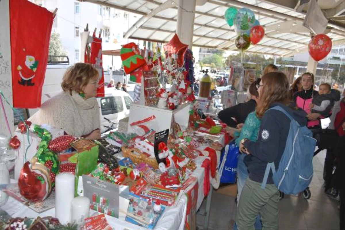 Sokak Hayvanları İçin Noel Pazarı