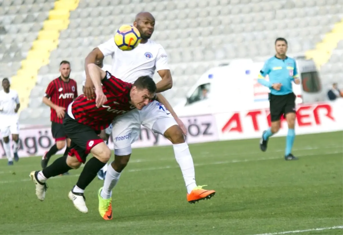 Süper Lig: Gençlerbirliği: 0 - Kasımpaşa: 0 (İlk Yarı)