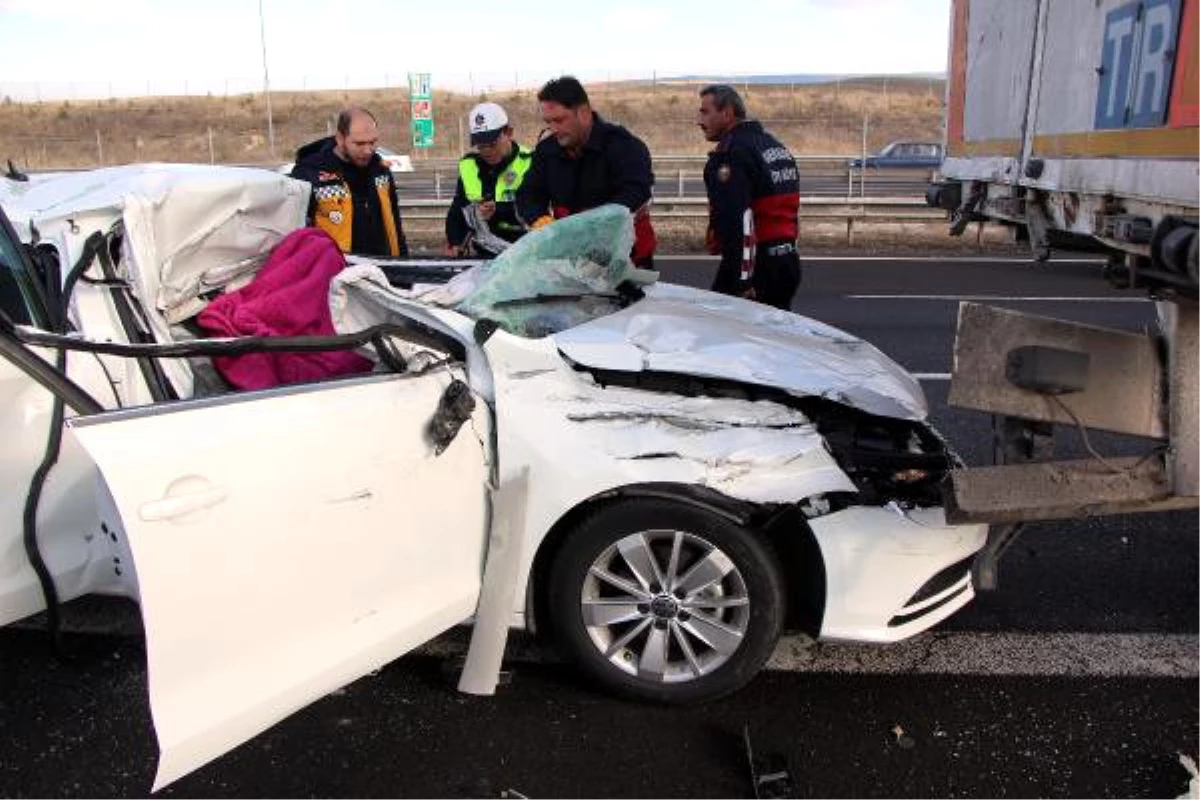 Sürücünün Öldüğü Annesinin Yaralandığı Kazada, Otomobilin Hız Kadranı 130\'da Takılı Kaldı