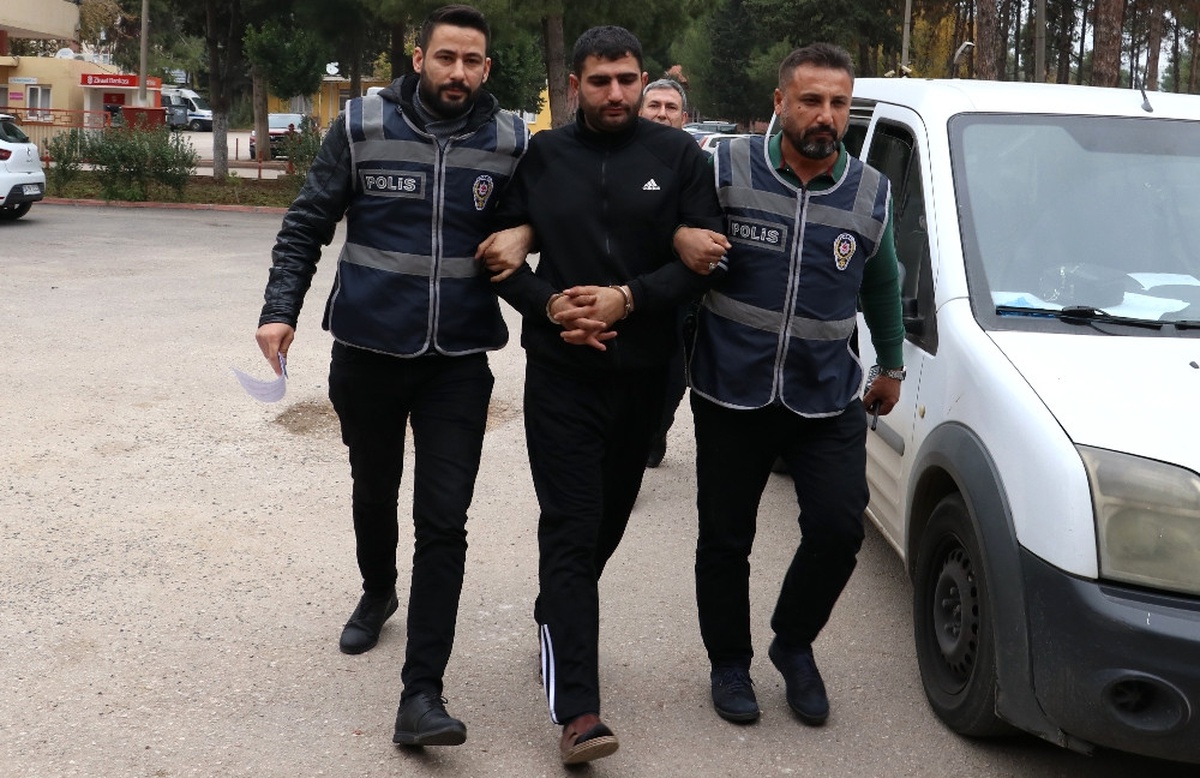 Abisi Bıçakladı, O Öldürmek İsterken Yakalandı