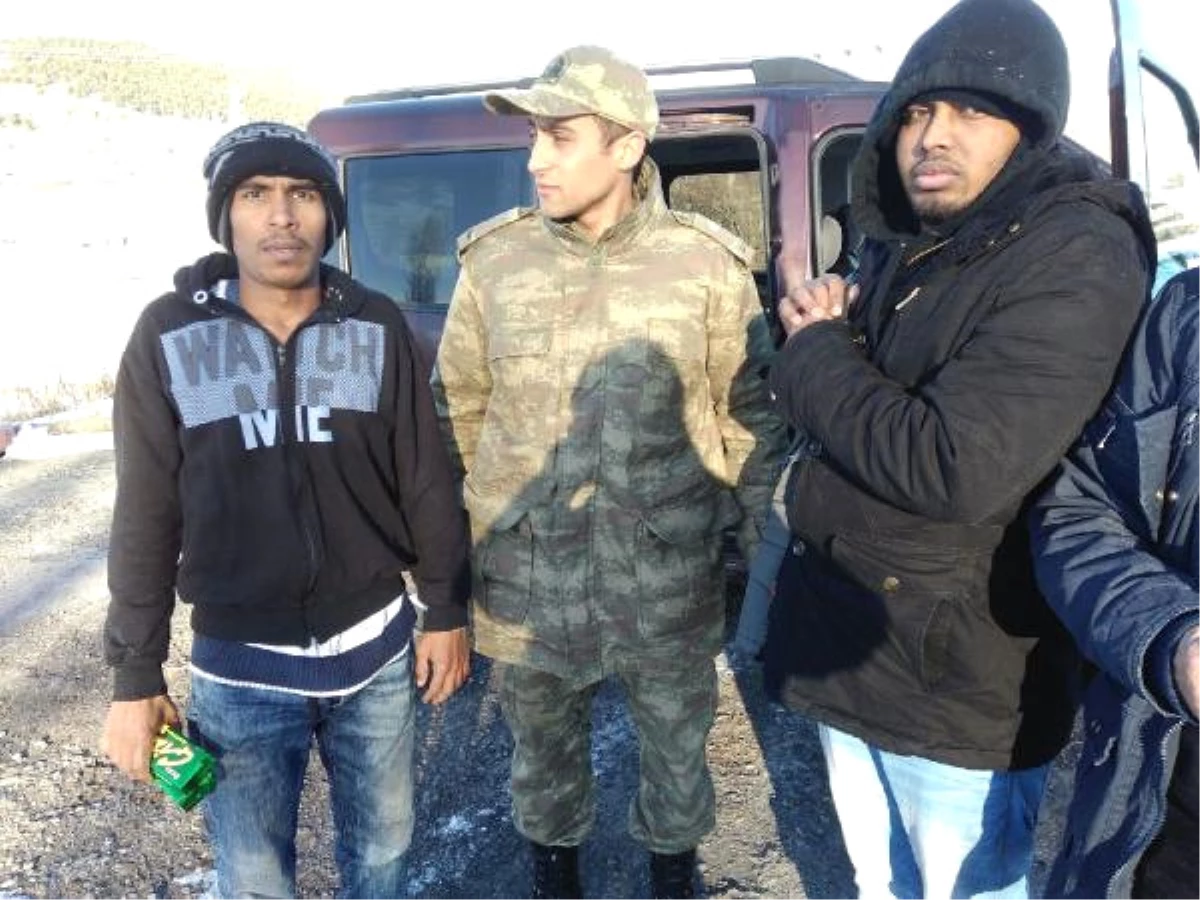 Ardahan\'da Kaçakları Köylüler Yakaladı