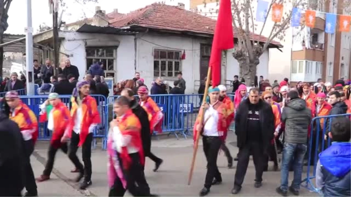 Başbakan Yıldırım: "Biz Sadece Rükuda Mevlamızın Önünde Eğiliriz"