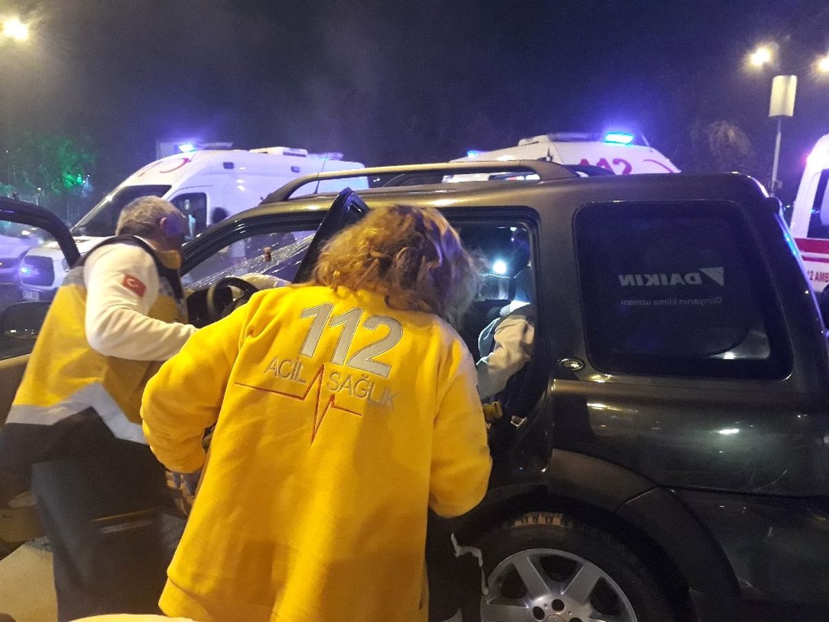 Başkent\'te Trafik Kazası: 3 Yaralı