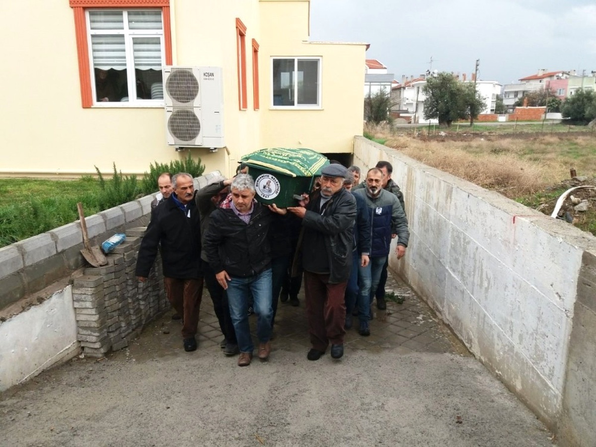 Burhaniye\'de Eğitim Camiasının Acı Kaybı