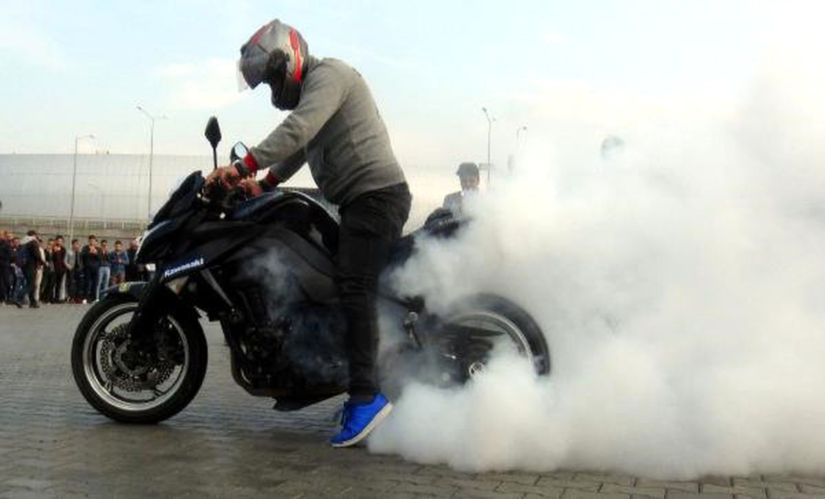 Drift Gösterisiyle Pist İstediler
