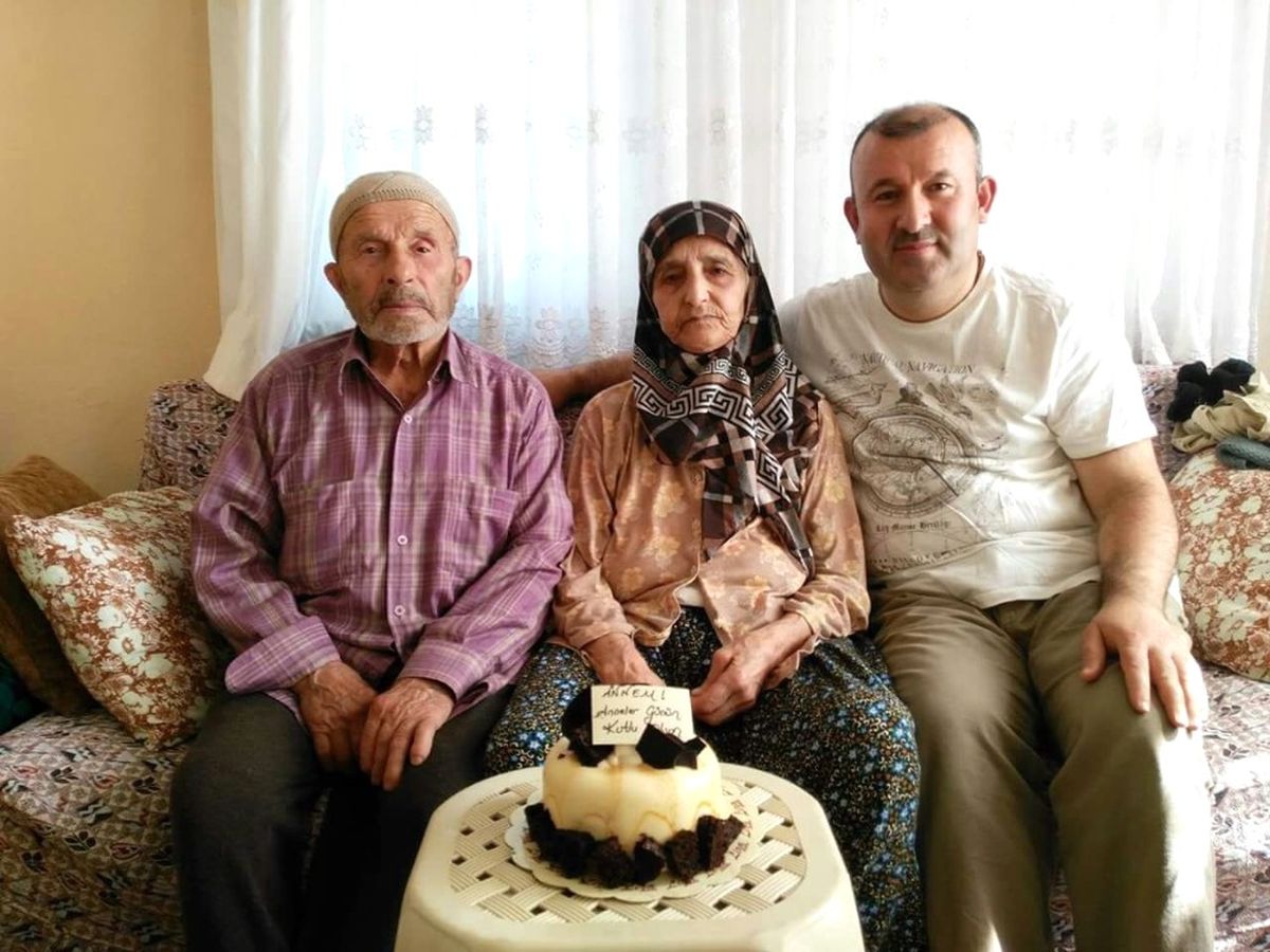Gazeteci Ünal Cankurt\'un Annesi Hayatını Kaybetti