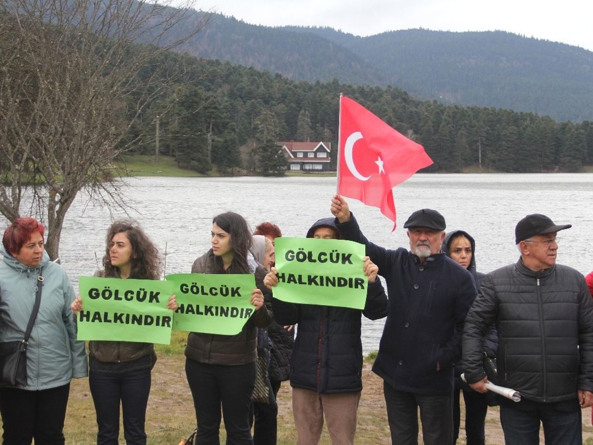 Gölcük\'e Yapılması Planlanan Yapılar Protesto Edildi