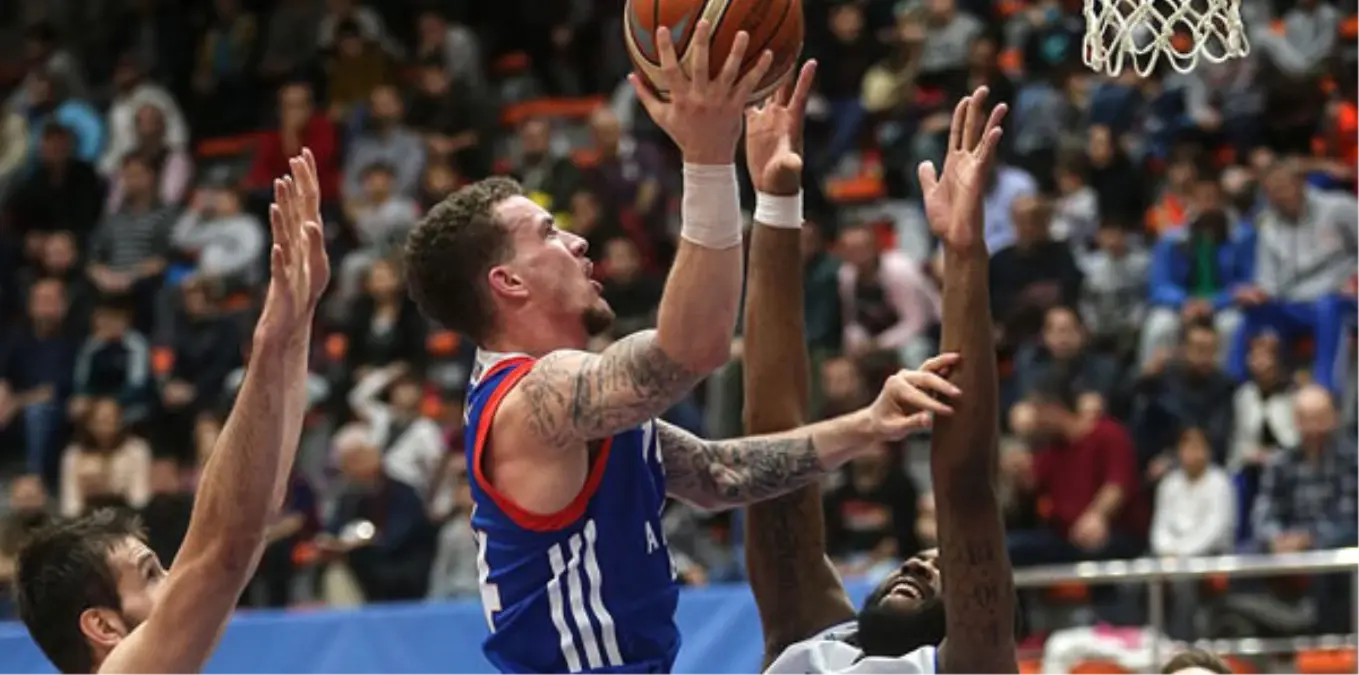 İstanbul Büyükşehir Belediyespor-Anadolu Efes: 84-58