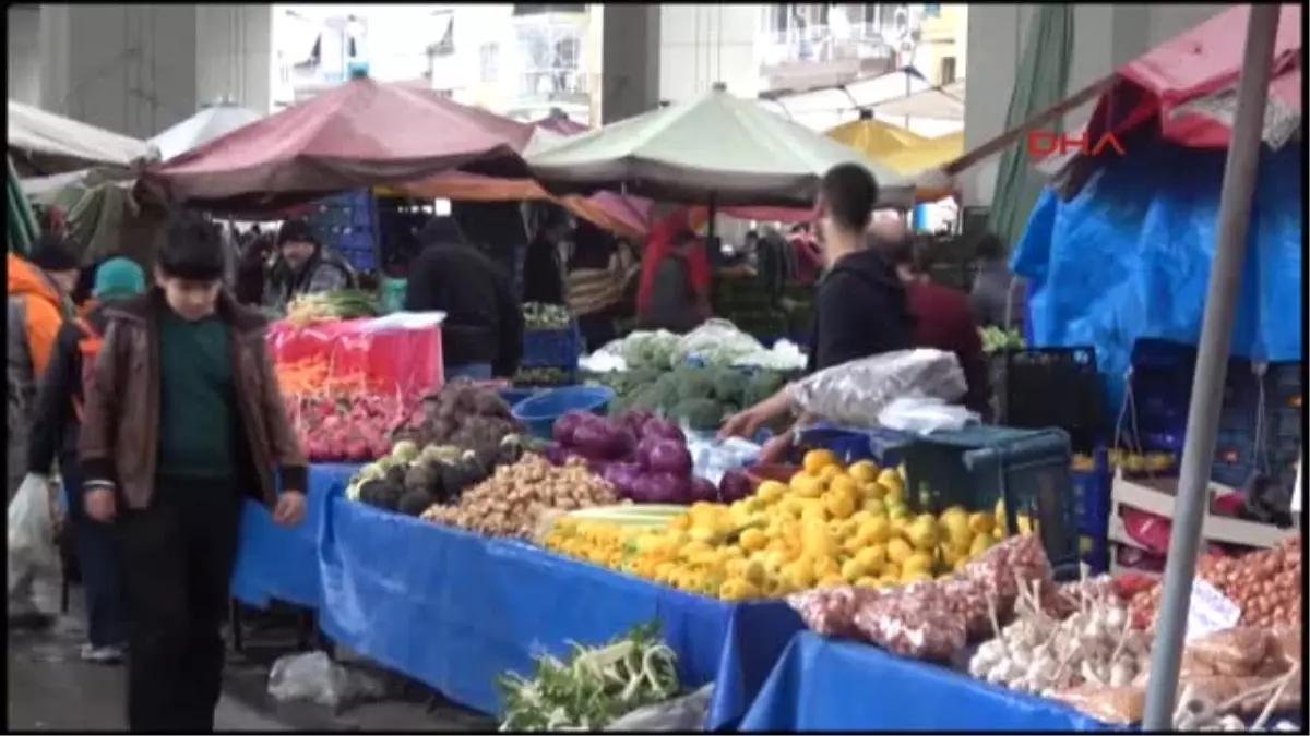 İzmir Pazaryeri Esnafından Belediyeye Tepki