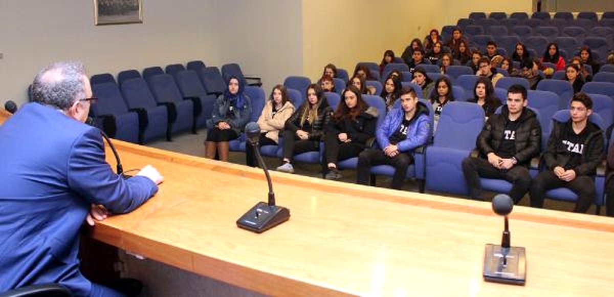 Savcıdan Liselilere Uyarı: Tanımadıklarınızla Sosyal Medyada Yazışmayın