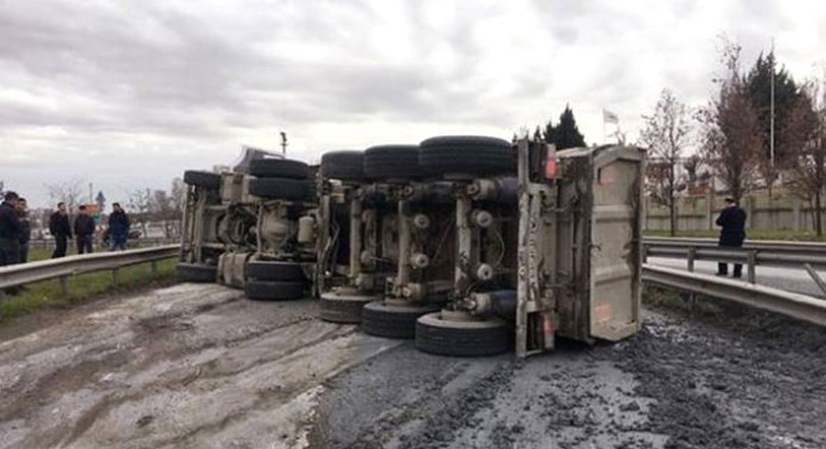 Tem\'de Kaza, Yol Trafiğe Kapandı