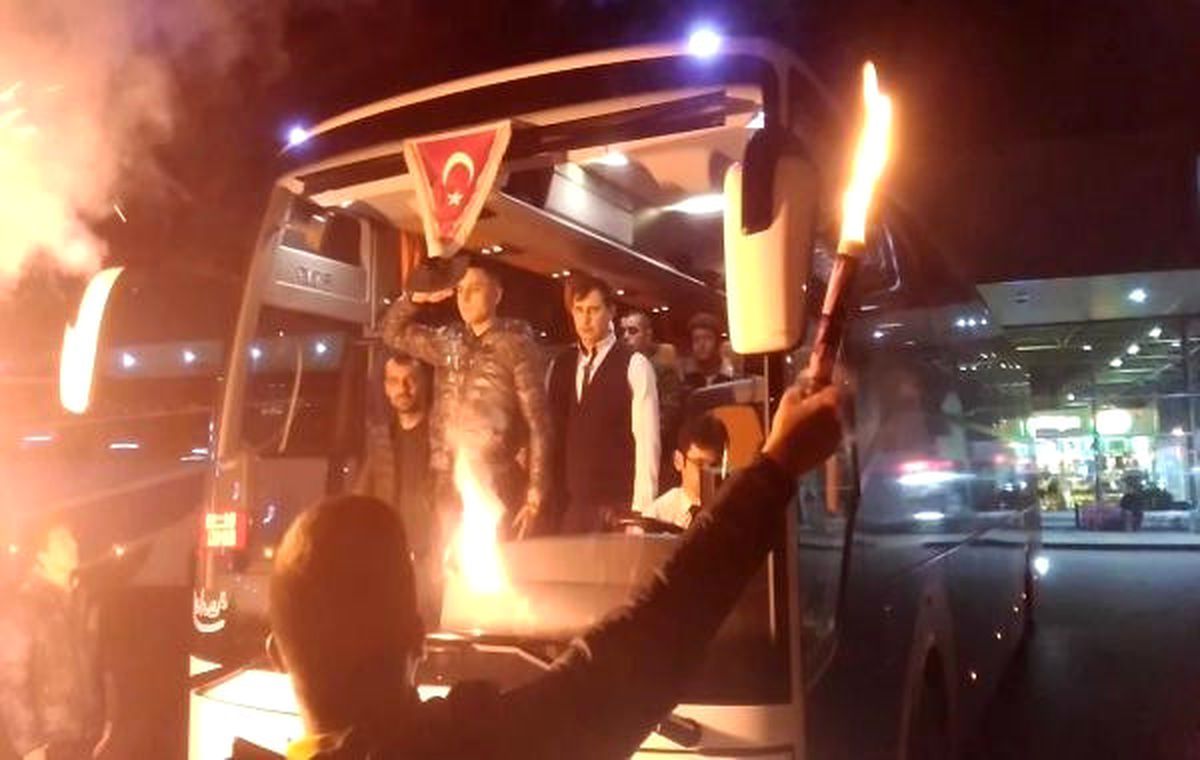 Terminalde Asker Uğurlama Yoğunluğu