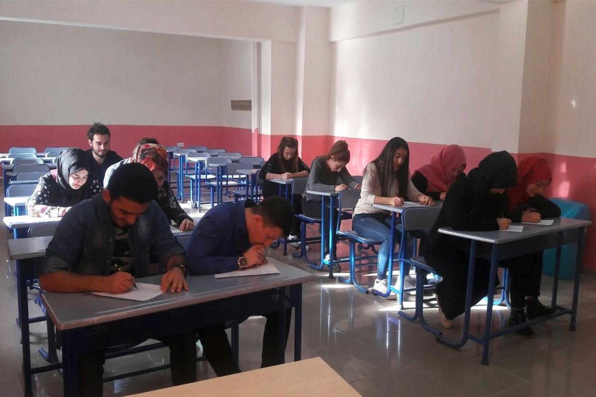 Üniversiteli Gençler Umreye Gidiyor