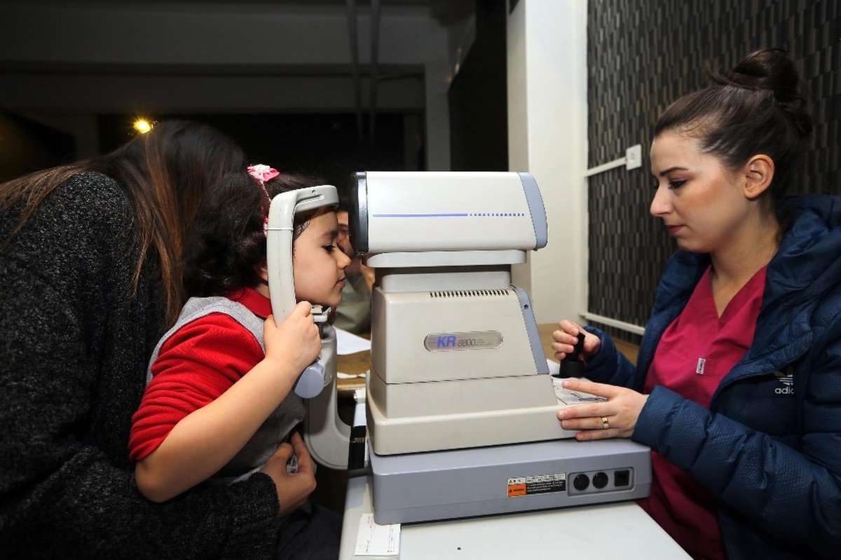 Yenimahalleli Çocuklara Ücretsiz Göz Taraması