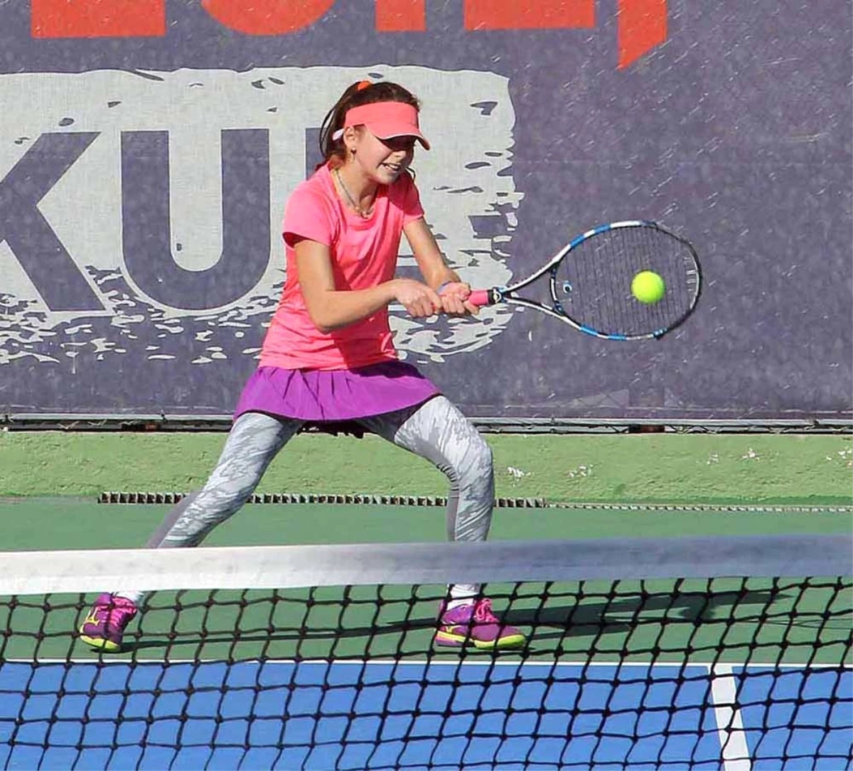 12 Yaş Türkiye Tenis Milli Takımı Adana\'da Belirlendi