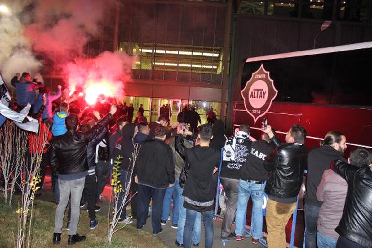 Altay Devre Arasına Mutlu Girdi