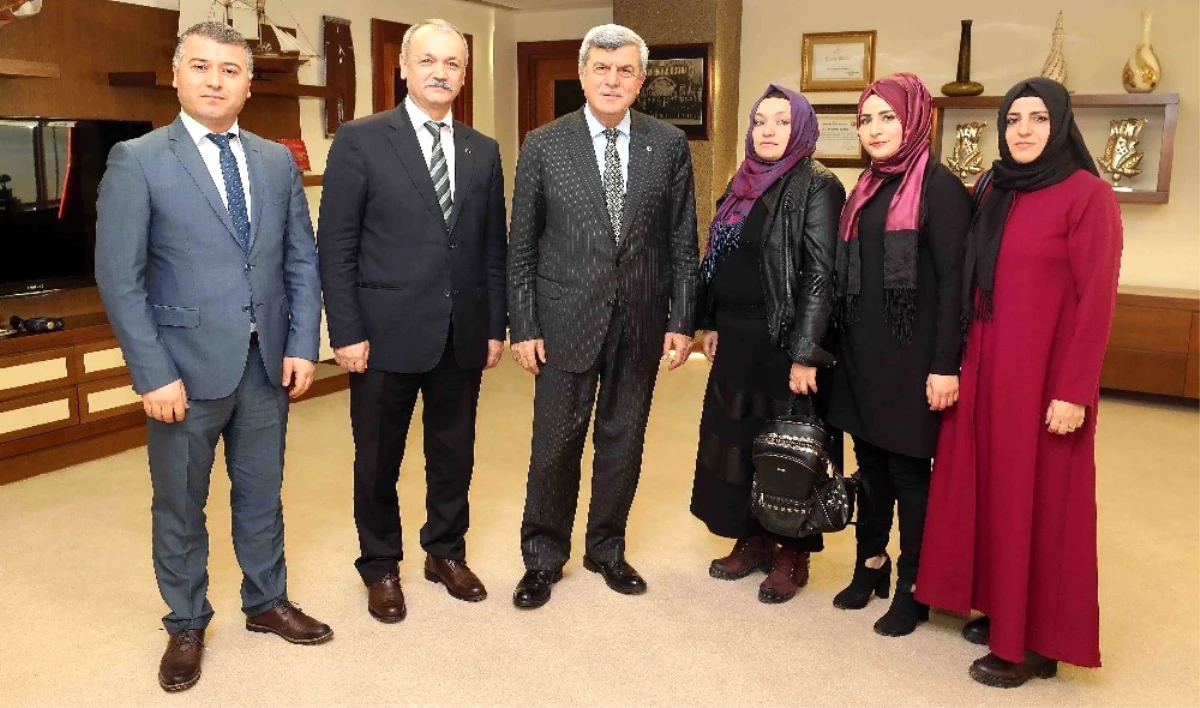 Başkan Karaosmanoğlu, "Kaliteli ve Konforlu Ulaşım İçin Hizmet Üretiyoruz"