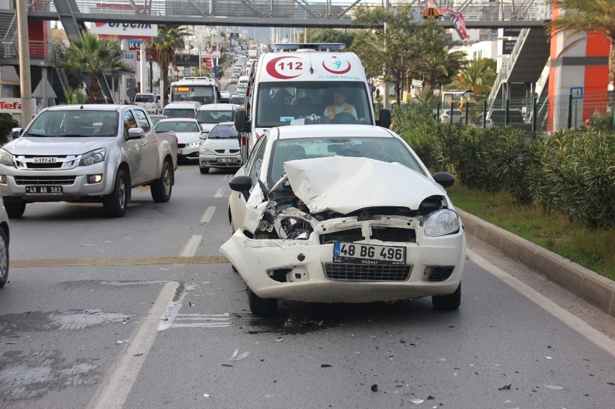 Bodrum\'da Trafik Kazası 1 Yaralı