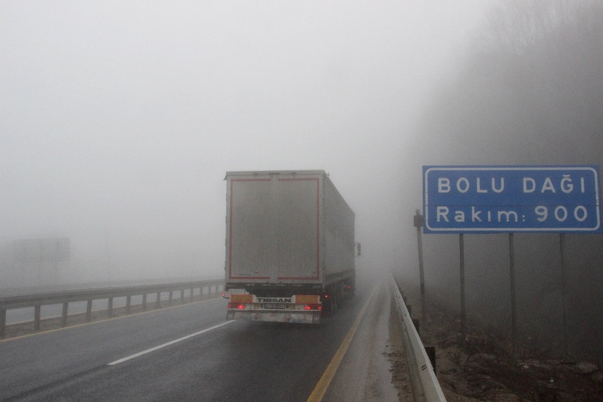 Bolu Dağında Sis Etkili Oluyor