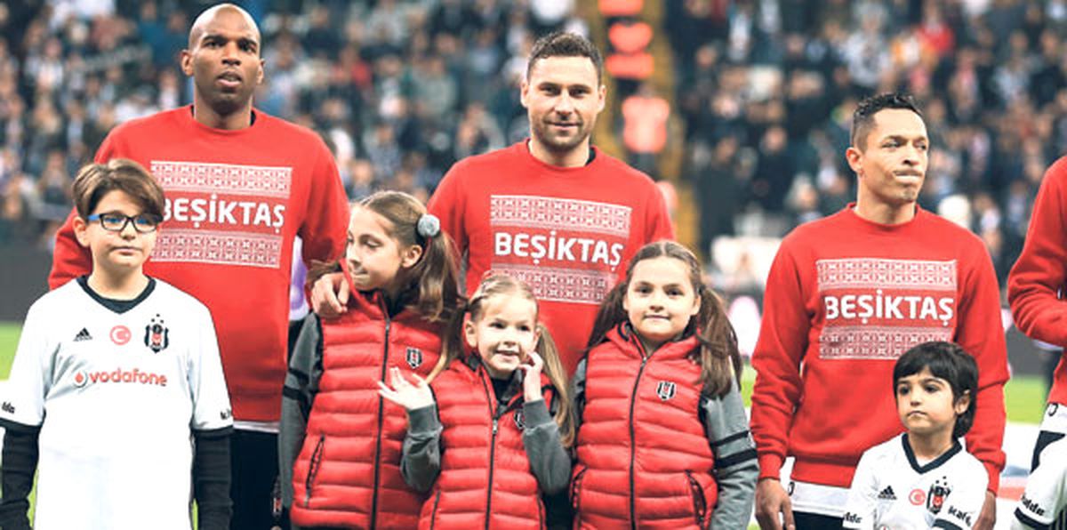 Çocuklar Tribünde