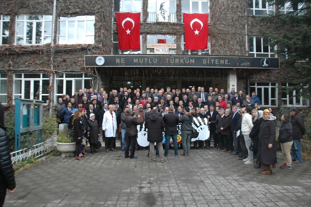 Eğitimciler Öldürülen Meslektaşları İçin Bir Araya Geldi