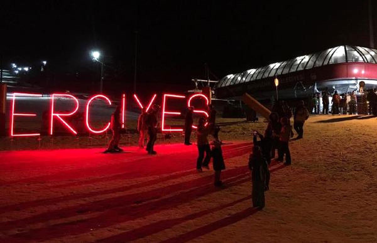 Erciyes\'te Gece Kayağı