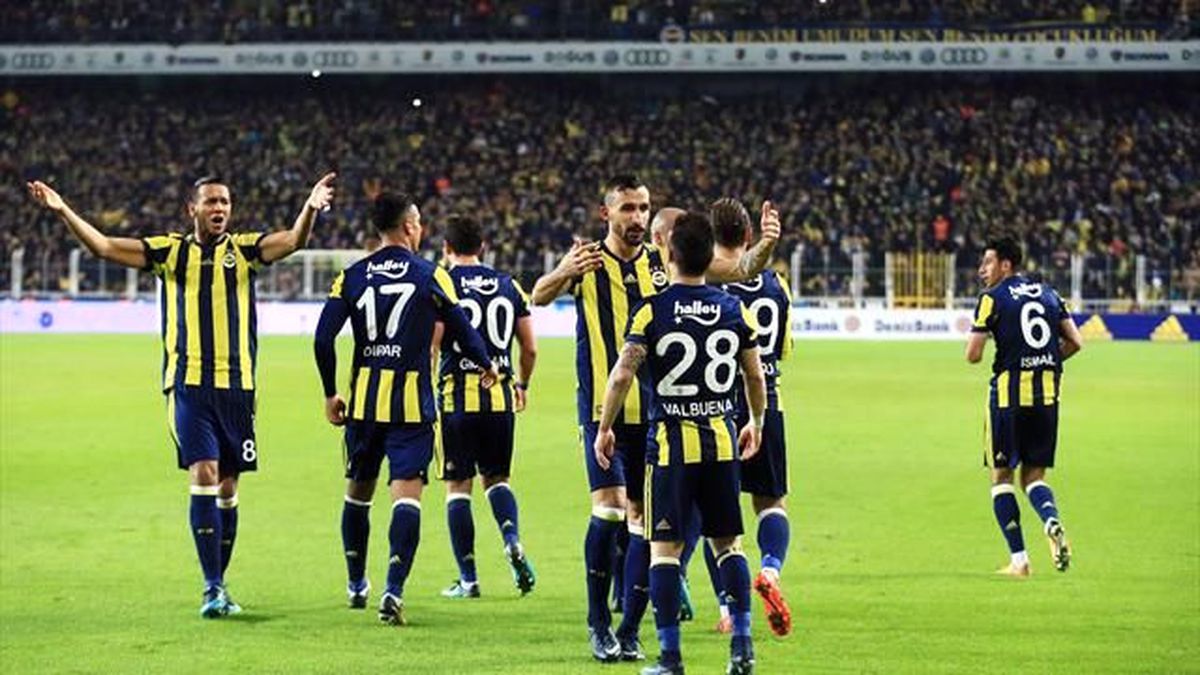 Fenerbahçe, 49 Hafta Sonra İlk 2\'de