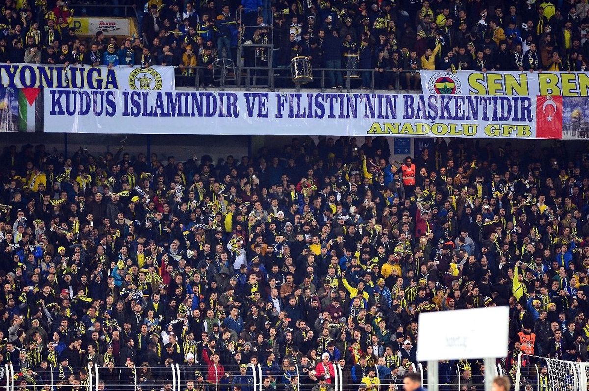 Fenerbahçe Tribünlerinden Kudüs\'e Destek