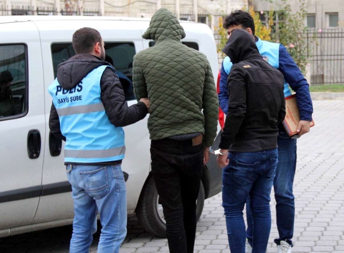 Gasptan Adliyeye Sevk Edilen Iraklılar Serbest Bırakıldı