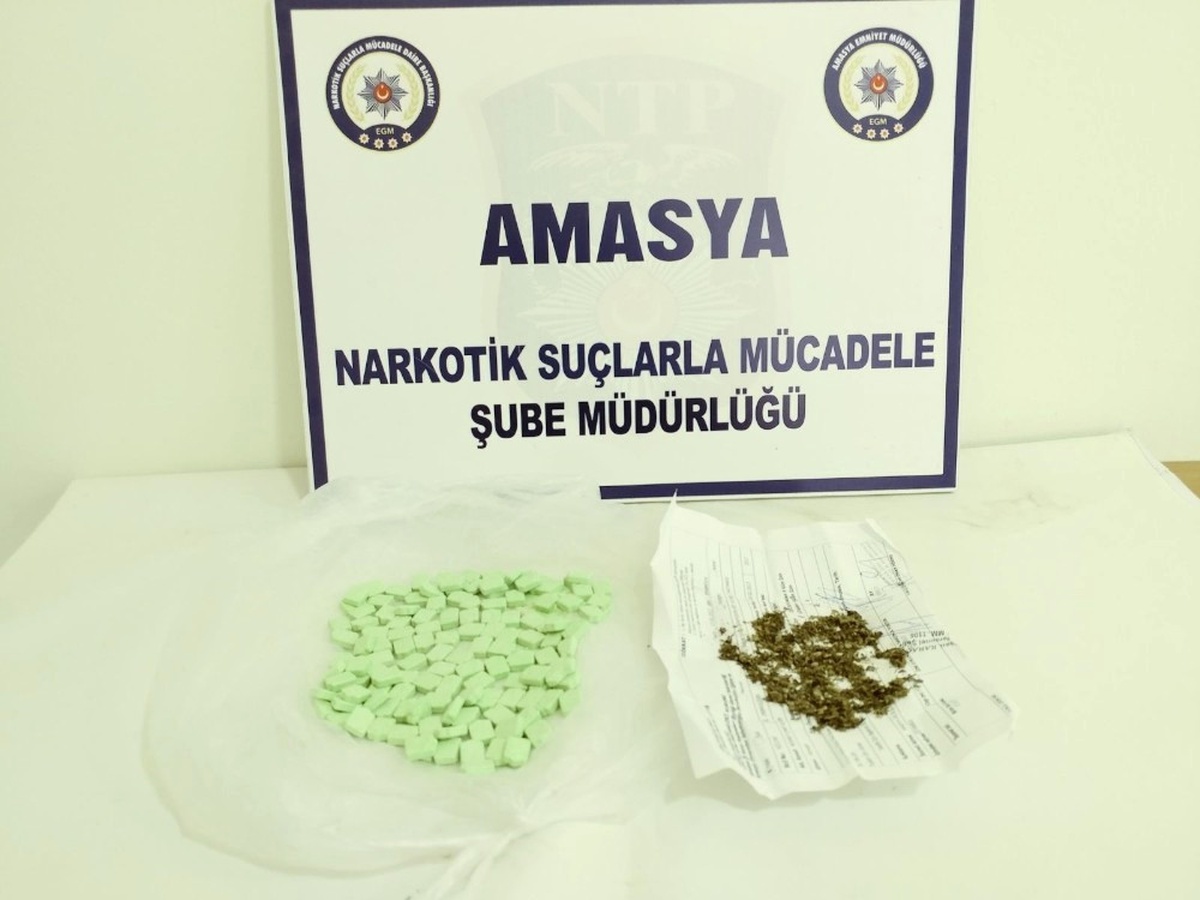 Hastane Çalışanının Üzerinden 130 Uyuşturucu Hap Çıktı