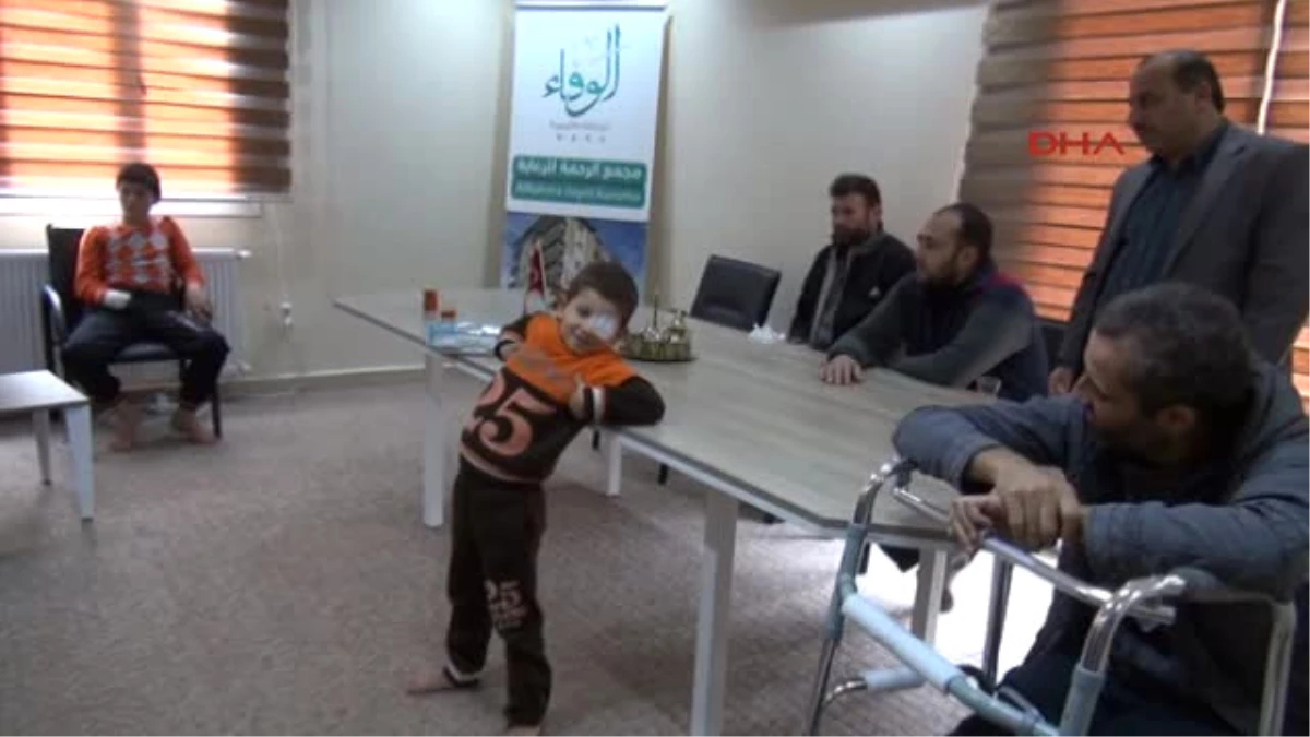 Hatay-Suriye\'de Yaralanan Öğretim Görevlisi, İyileşip Çocukları Eğitmek İstiyor