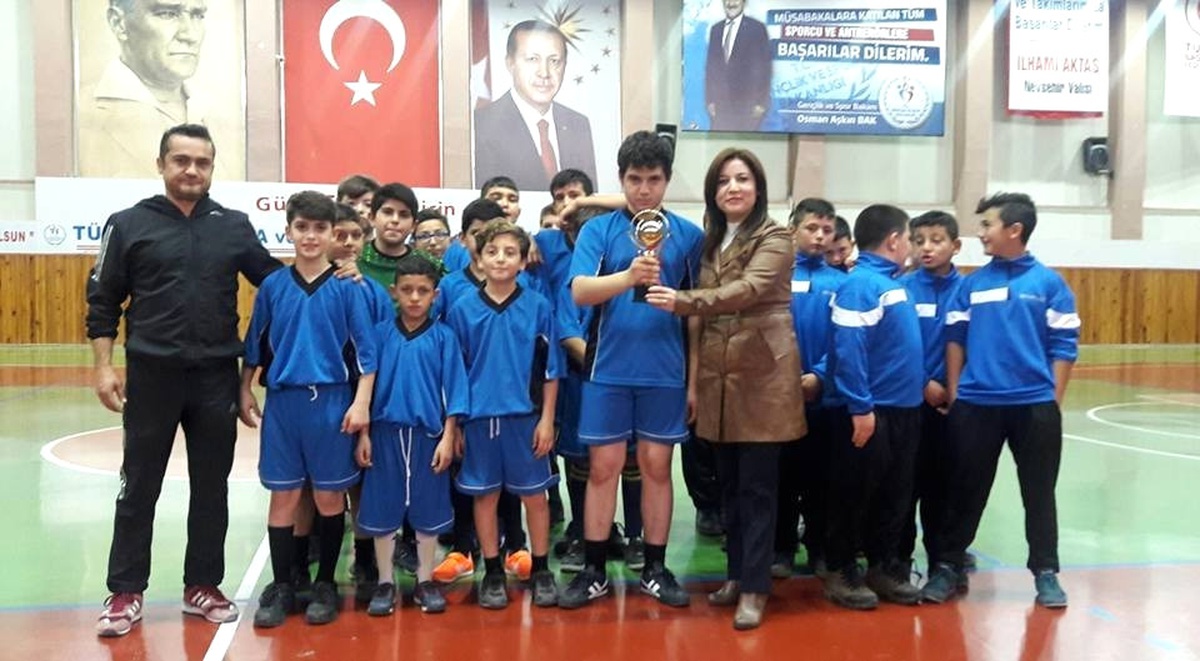 Hentbol Küçük Erkekler Şampiyonası Sona Erdi