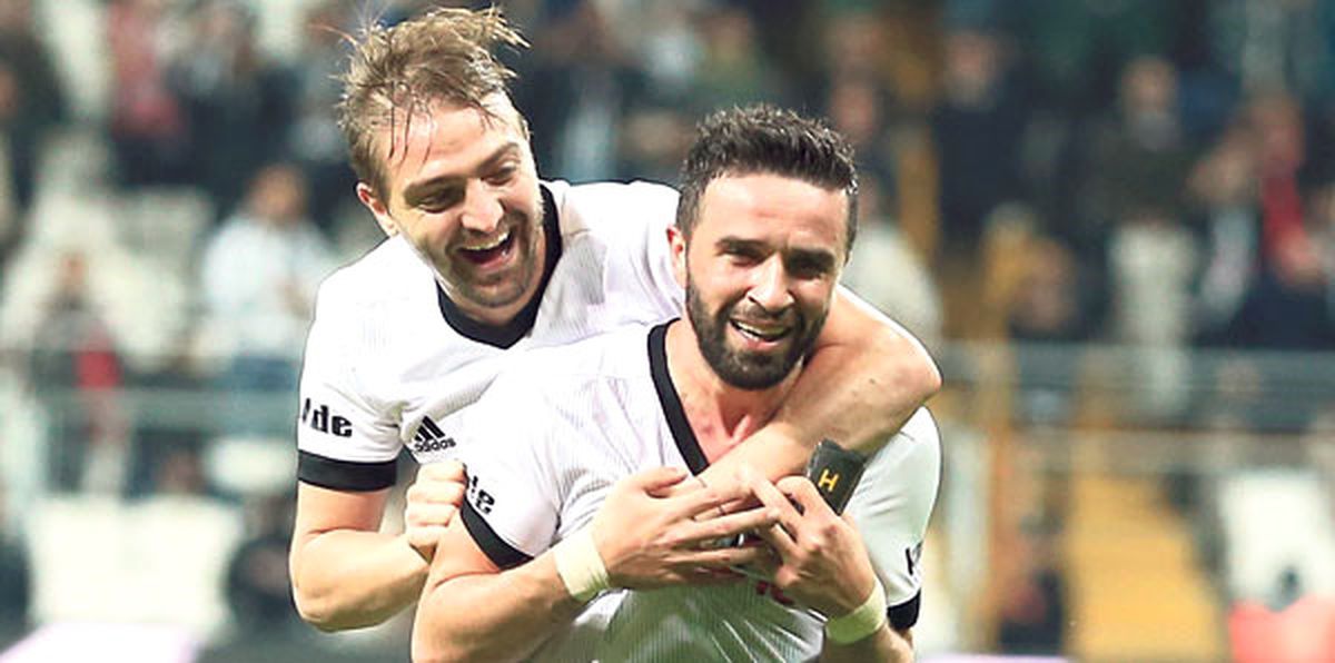 İlk 11\'de Tek Yerli Gökhan Gönül